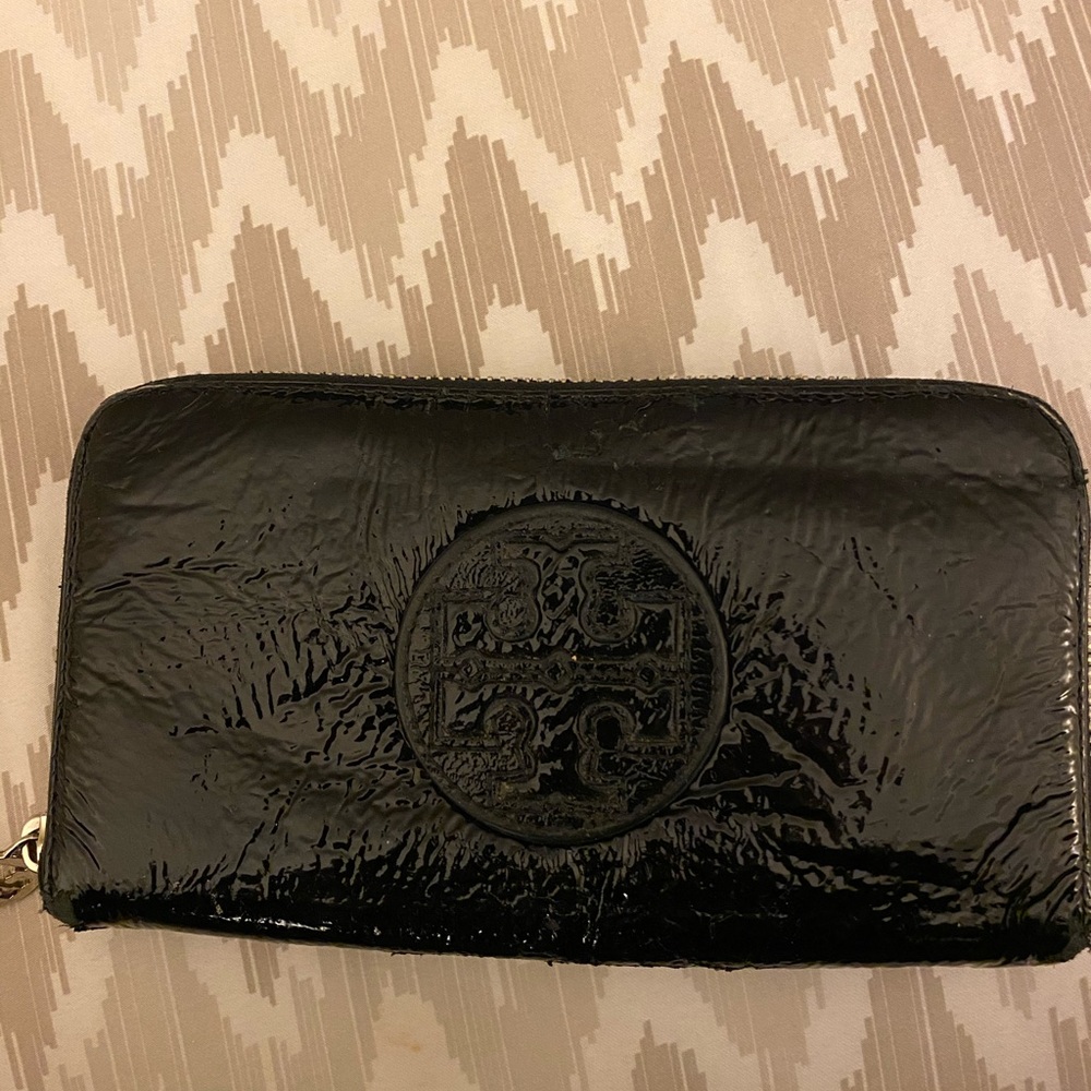 Gently used Tory Burch wallet